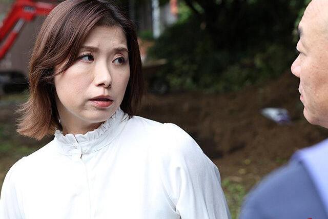 義父に貸したお金返済迫るもとぼけられ腹立つ妻…一人帰宅道中で男達に襲われ全裸縛り♡